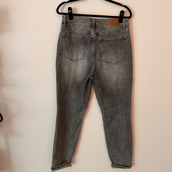Judy Blue Jeans - Picture 3 of 3